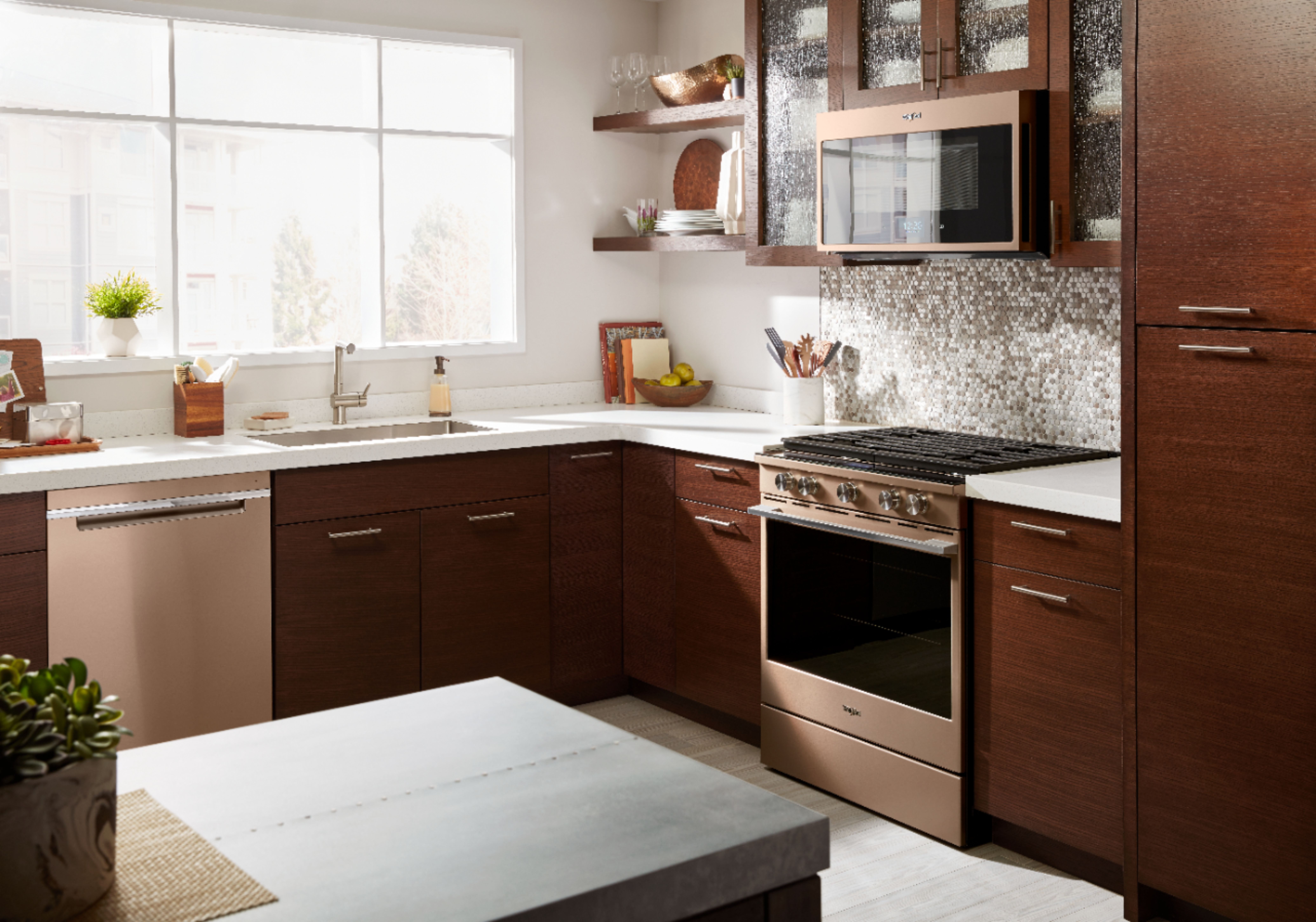 Make Holiday Entertaining Smarter & Easier with Whirlpool Smart Oven